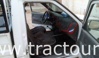 À vendre Camionnette 2 portes avec benne Isuzu 2.5D complet