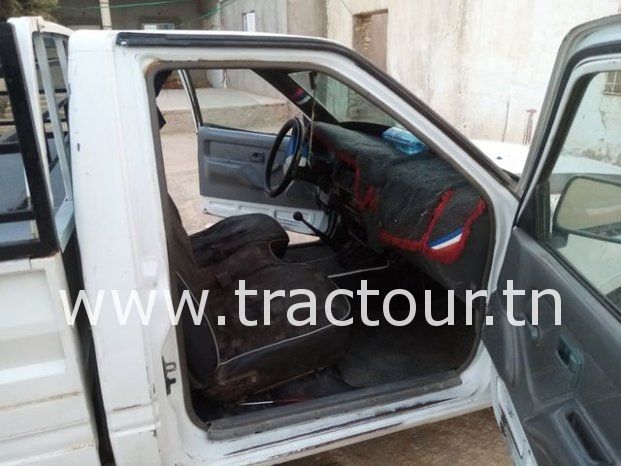 À vendre Camionnette 2 portes avec benne Isuzu 2.5D complet