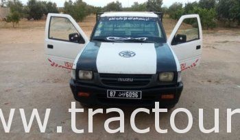 À vendre Camionnette 2 portes avec benne Isuzu 2.5D complet
