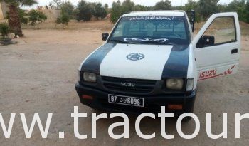 À vendre Camionnette 2 portes avec benne Isuzu 2.5D complet