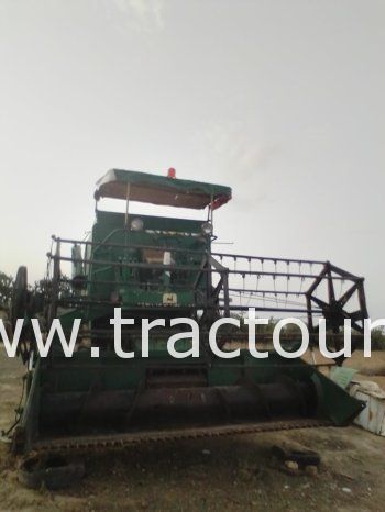 À vendre Moissonneuse batteuse John Deere 950 complet
