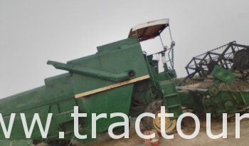 À vendre Moissonneuse batteuse John Deere 950 complet