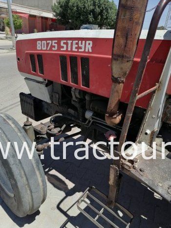 À vendre Tracteur Steyr 8075 (1993) complet