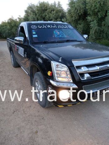 À vendre Camionnette 2 portes avec benne Isuzu D-Max 2.5 TD (2011) complet