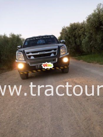 À vendre Camionnette 2 portes avec benne Isuzu D-Max 2.5 TD (2011) complet