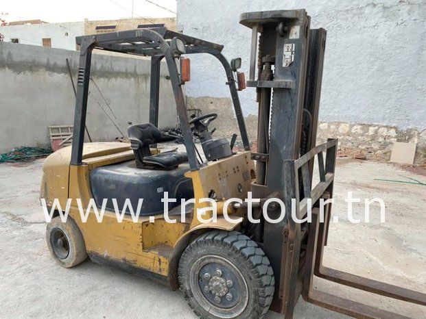 À vendre Chariot élévateur diesel 3 tonnes moteur Isuzu complet