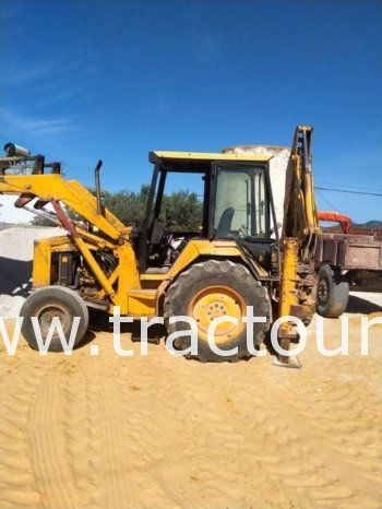 À vendre Tractopelle Massey Ferguson MF complet