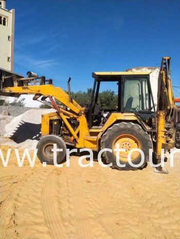 À vendre Tractopelle Massey Ferguson MF complet