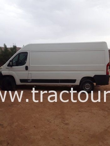 À vendre Utilitaire fourgon Peugeot Boxer complet