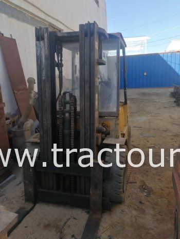 À vendre Chariot élévateur diesel Caterpillar DP30N avec carte grise (2000) complet