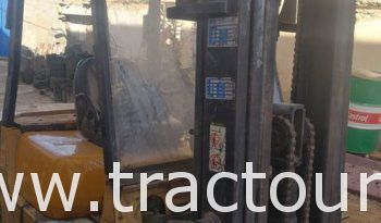 À vendre Chariot élévateur diesel Caterpillar DP30N avec carte grise (2000) complet