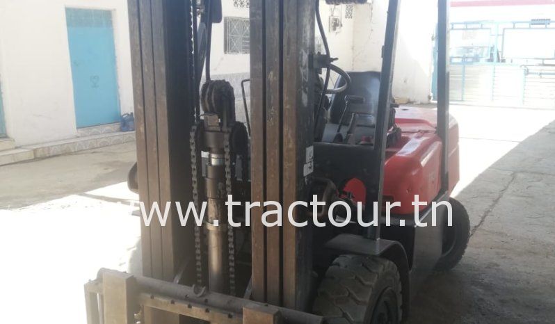 À vendre Chariot élévateur diesel – 3 tonnes (2016) complet