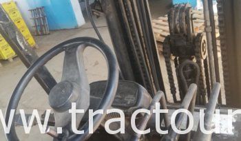 À vendre Chariot élévateur diesel – 3 tonnes (2016) complet