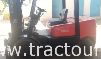 À vendre Chariot élévateur diesel – 3 tonnes (2016) complet