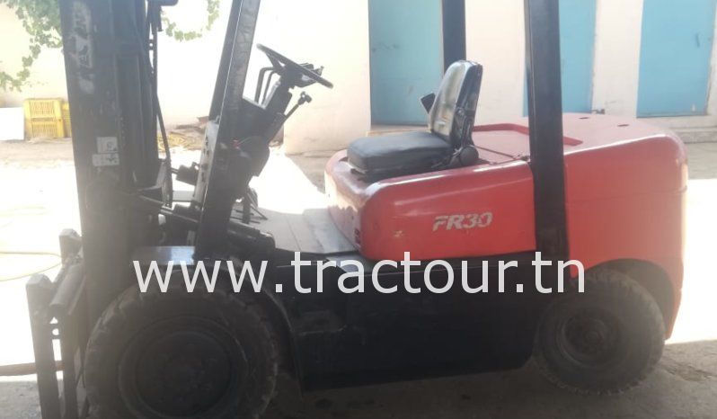 À vendre Chariot élévateur diesel – 3 tonnes (2016) complet