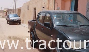 À vendre Camionnette 2 portes avec benne Mitsubishi L200 complet