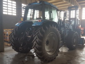 À vendre Tracteur avec cabine Landini Landpower 135 complet