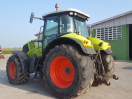 À vendre Tracteur avec cabine – complet
