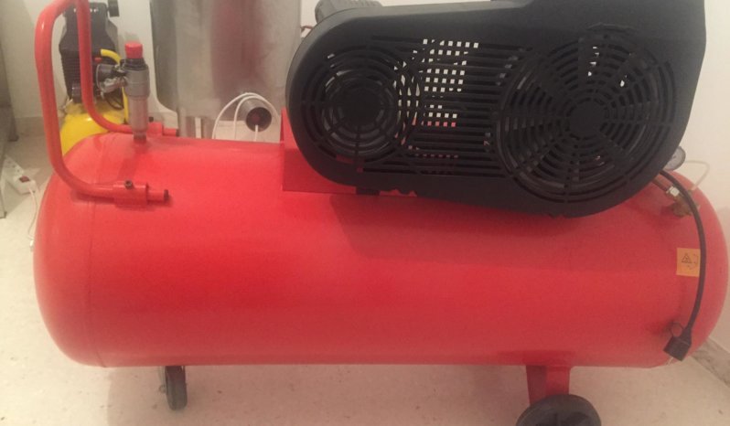 À vendre Compresseur d’air Fimaco de 200 L -3CV  MONOPHASE  complet
