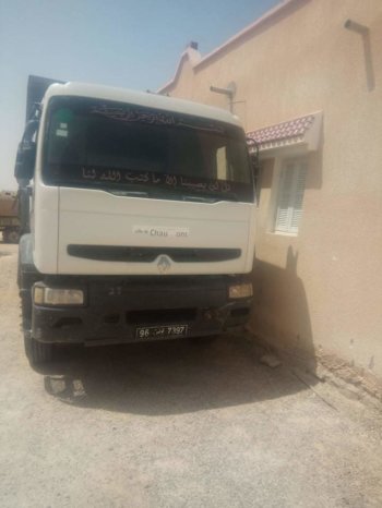 À vendre Camion benne Renault CBH 280 complet