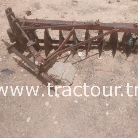 À vendre Tracteur Same 70 avec déchaumeuse à 9 disques et semi remorque agricole citerne complet