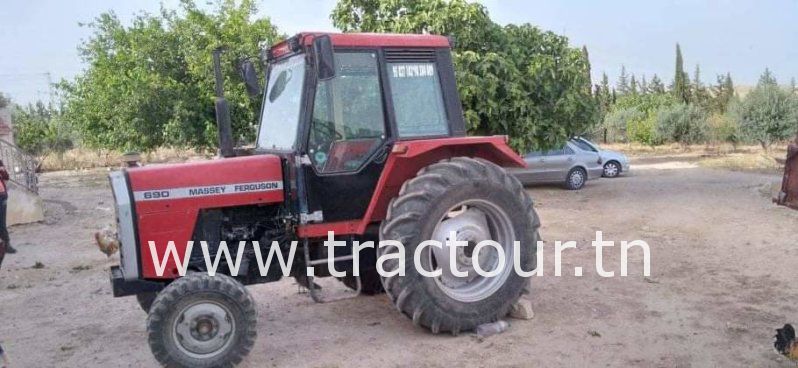 À vendre Tracteur Massey Ferguson 690 complet