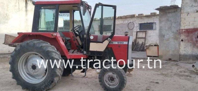 À vendre Tracteur Massey Ferguson 690 complet