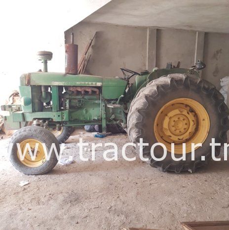 À vendre Tracteur John Deere 2130 (1981) complet