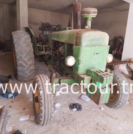 À vendre Tracteur John Deere 2130 (1981) complet
