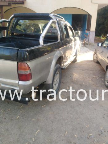 À vendre Pick-up 4×4 avec benne Mitsubishi L200 (2005) complet