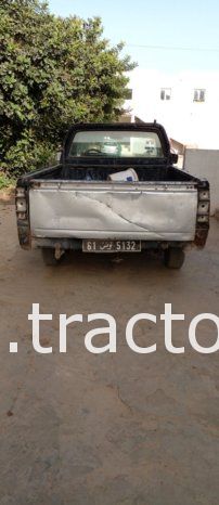 À vendre Camionnette 2 portes avec benne Isuzu complet