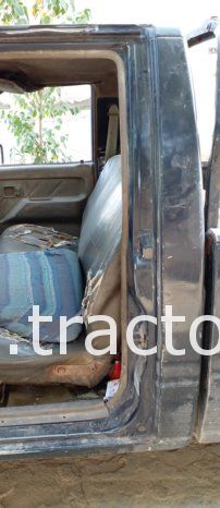 À vendre Camionnette 2 portes avec benne Isuzu complet