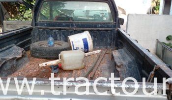 À vendre Camionnette 2 portes avec benne Isuzu complet