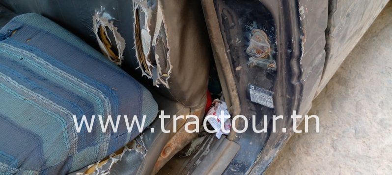 À vendre Camionnette 2 portes avec benne Isuzu complet