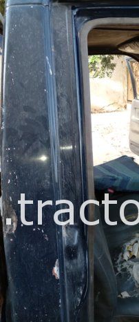 À vendre Camionnette 2 portes avec benne Isuzu complet