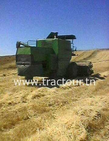 À vendre Moissonneuse batteuse Deutz-Fahr M1202 complet
