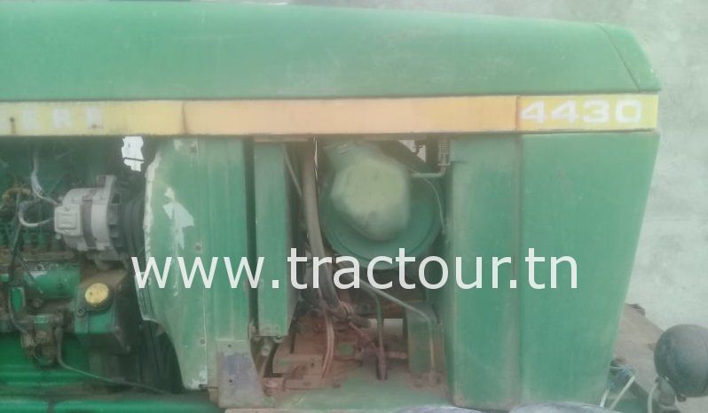 À vendre Tracteur John Deere 4430 – 6 cylindres avec carte grise (1982) complet