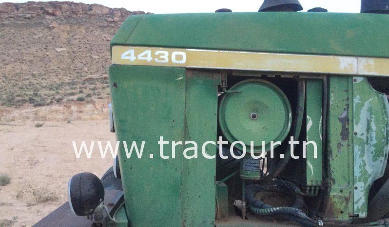 À vendre Tracteur John Deere 4430 – 6 cylindres avec carte grise (1982) complet