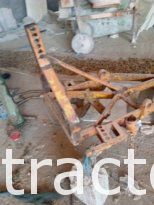 À vendre Charrue à 3 socs Huard complet