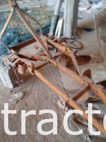 À vendre Charrue à 3 socs Huard complet