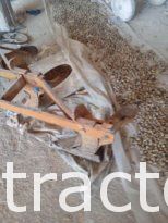 À vendre Charrue à 3 socs Huard complet