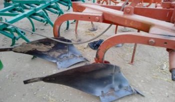 À vendre Charrue à 2 socs MIG-Huard complet