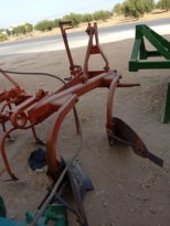 À vendre Charrue à 2 socs MIG-Huard complet