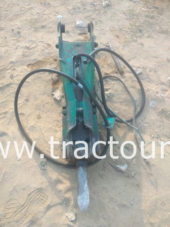 À vendre Brise-roche hydraulique pour tractopelle complet