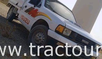 À vendre Camionnette 2 portes avec benne Isuzu complet