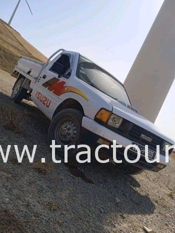 À vendre Camionnette 2 portes avec benne Isuzu complet