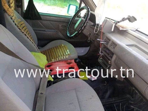 À vendre Camionnette 2 portes avec benne Isuzu complet