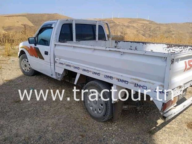 À vendre Camionnette 2 portes avec benne Isuzu complet