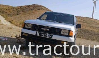 À vendre Camionnette 2 portes avec benne Isuzu complet