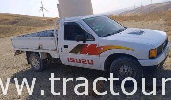 À vendre Camionnette 2 portes avec benne Isuzu complet